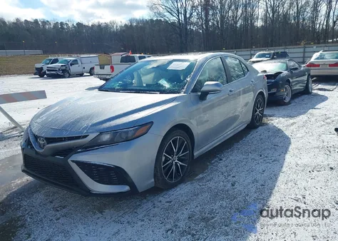 2021 Toyota Camry Se z USA, uszkodzony, nr VIN 4T1G11AK8MU553796